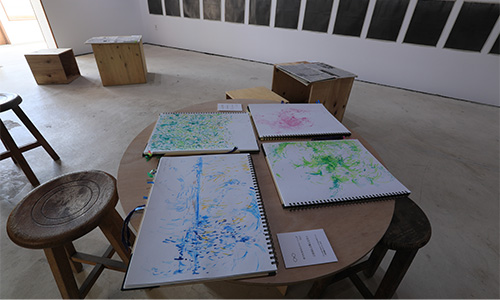 明日と泳ぐ ことばのまわり〜10年目を歩く〜 刊行記念展（静岡）